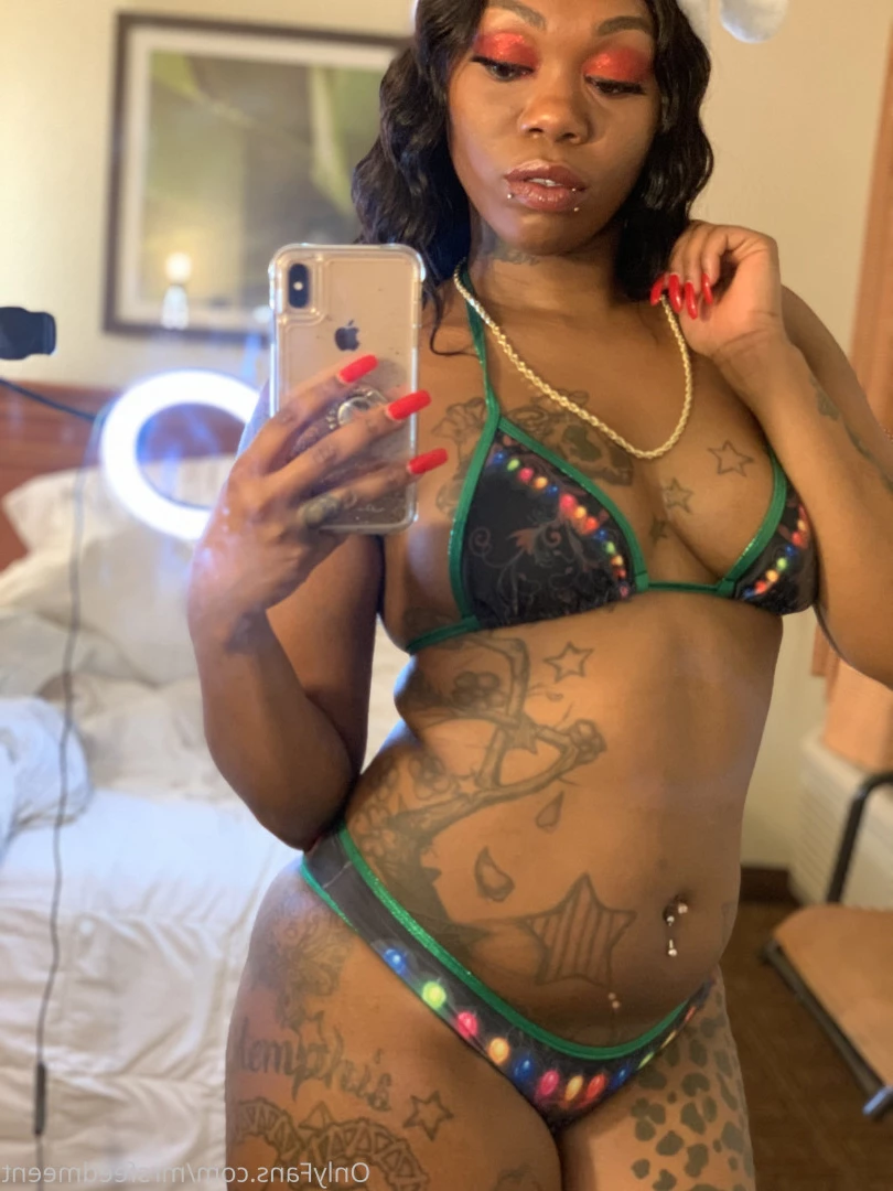 FREAKIEST EBONY CYBER GIRL ONLINE 🍆😝 [ mrsfeedmeent ] Onlyfans leaked photo 6191013 on Hotleaks.tv