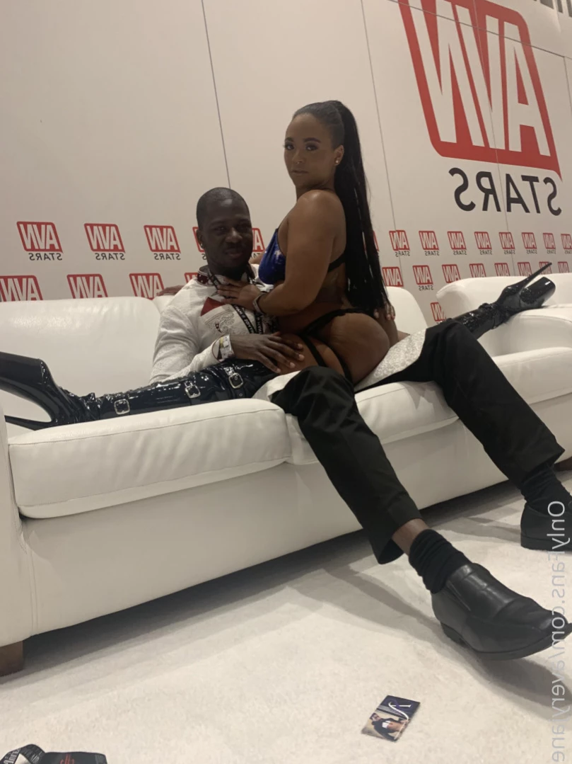 Avery Jane The F Machine™️ [ averyjane ] Onlyfans leaked photo 16170175 on Hotleaks.tv
