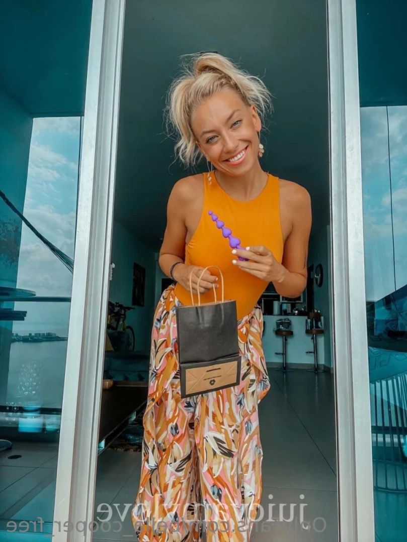 Bella Cooper [ bella_cooper_free ] Onlyfans leaked photo 11298404 on Hotleaks.tv