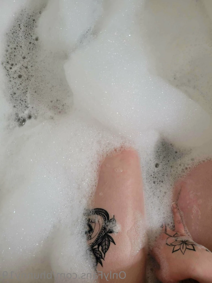 B. [ bhunny19 ] Onlyfans leaked photo 11306453 on Hotleaks.tv