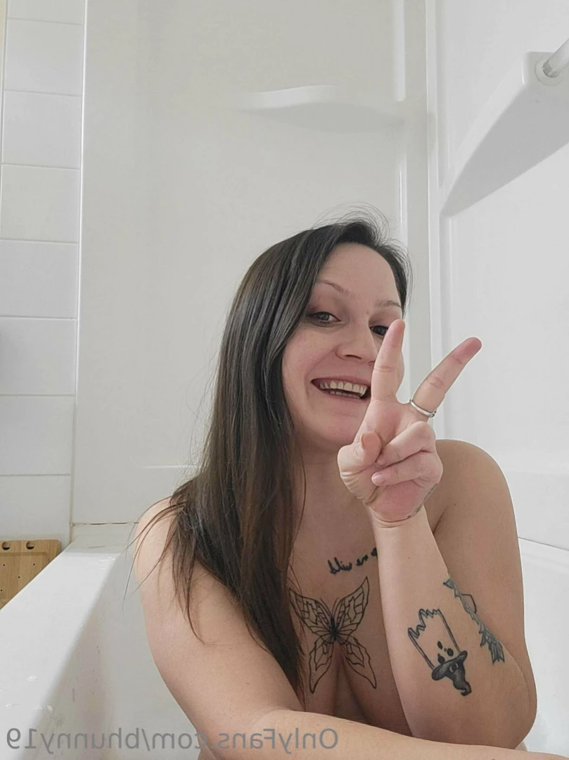 B. [ bhunny19 ] Onlyfans leaked photo 11630366 on Hotleaks.tv