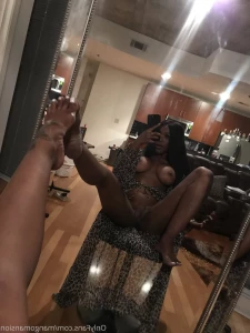 852924