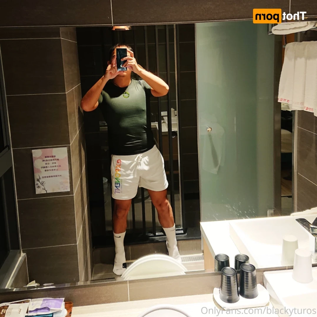 KuroLee （李小黑） [ blackyturos ] Onlyfans leaked photo 15558943 on Hotleaks.tv