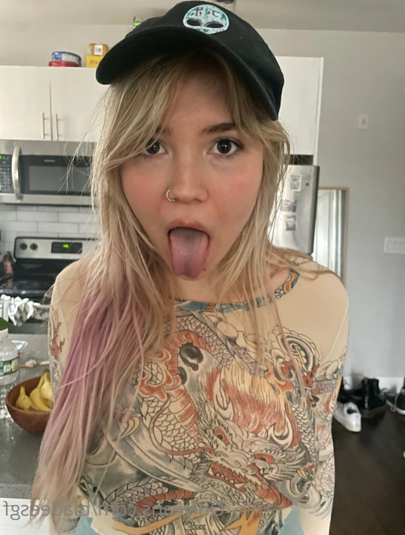 Eva &lt;333 petit $ curvy meme admin [ bladeesgf ] Onlyfans leaked photo 10984106 on Hotleaks.tv