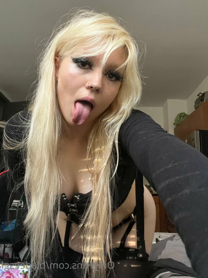 Eva &lt;333 petit $ curvy meme admin [ bladeesgf ] Onlyfans leaked photo 11305217 on Hotleaks.tv