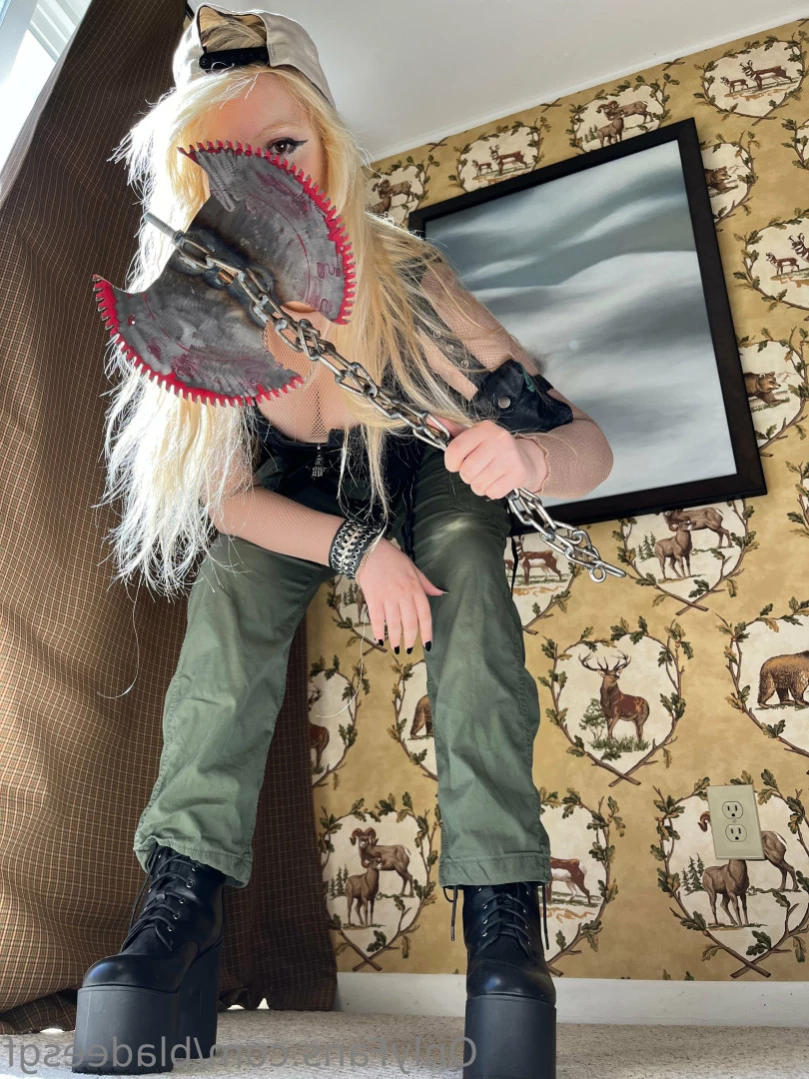 Eva &lt;333 petit $ curvy meme admin [ bladeesgf ] Onlyfans leaked photo 11305278 on Hotleaks.tv