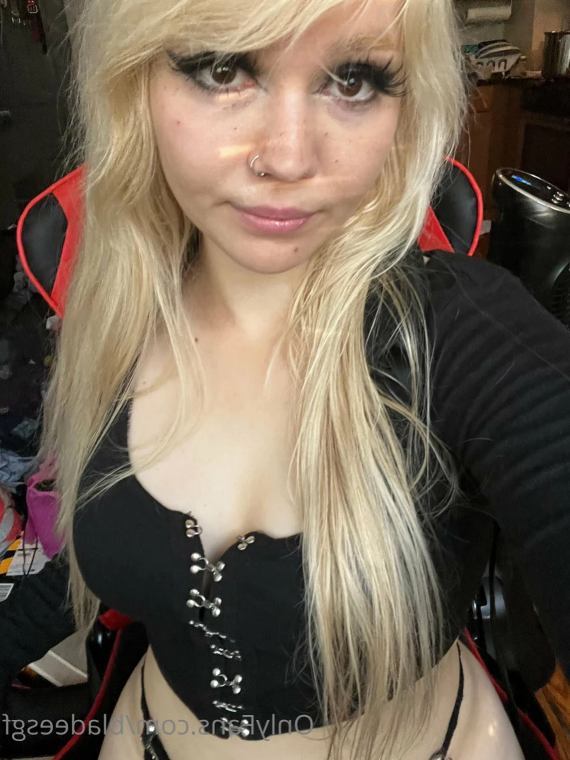 Eva &lt;333 petit $ curvy meme admin [ bladeesgf ] Onlyfans leaked photo 11685899 on Hotleaks.tv