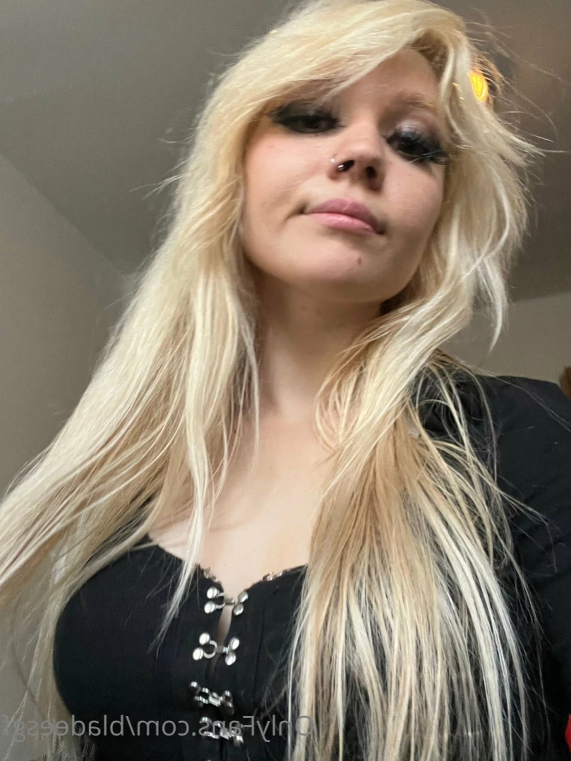 Eva &lt;333 petit $ curvy meme admin [ bladeesgf ] Onlyfans leaked photo 13971082 on Hotleaks.tv