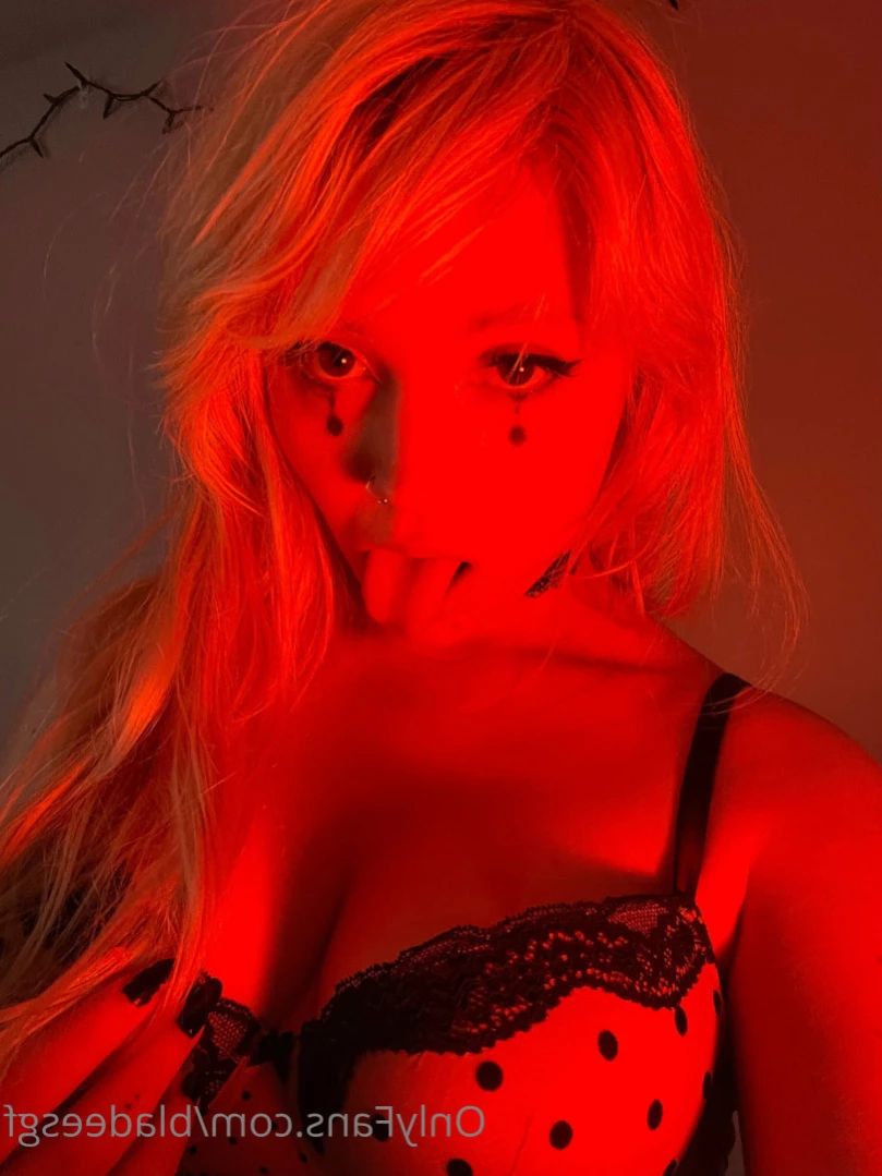 Eva &lt;333 petit $ curvy meme admin [ bladeesgf ] Onlyfans leaked photo 14354186 on Hotleaks.tv
