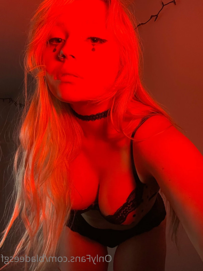 Eva &lt;333 petit $ curvy meme admin [ bladeesgf ] Onlyfans leaked photo 15153794 on Hotleaks.tv