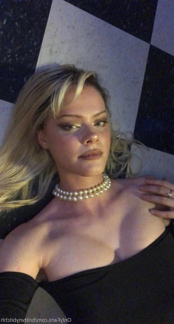 Britt 🐝🍯🥂 [ brittvnybitchh ] Onlyfans leaked photo 13933061 on Hotleaks.tv