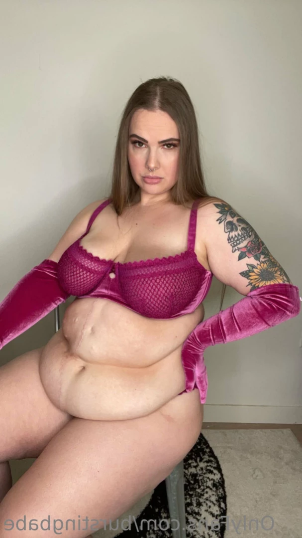 burstingbabe Onlyfans leaked photo 14314772 on Hotleaks.tv
