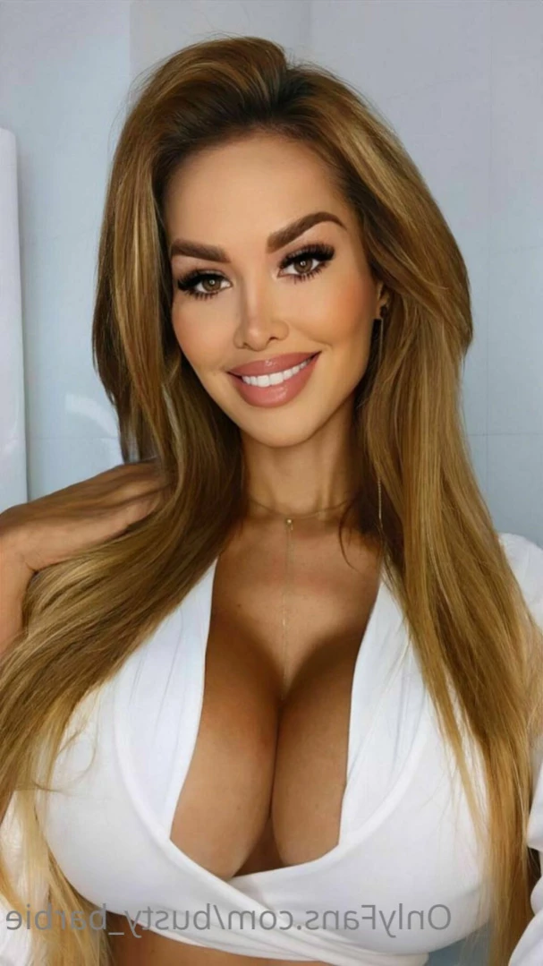 𝘽𝙐𝙎𝙏𝙔 🥥🥥 𝘽𝘼𝙍𝘽𝙄𝙀 [ busty_barbie ] Onlyfans leaked photo 15285411 on Hotleaks.tv