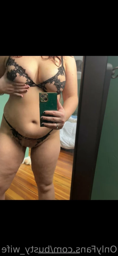 Busty Wife [ busty_wife ] Onlyfans leaked photo 14579162 on Hotleaks.tv