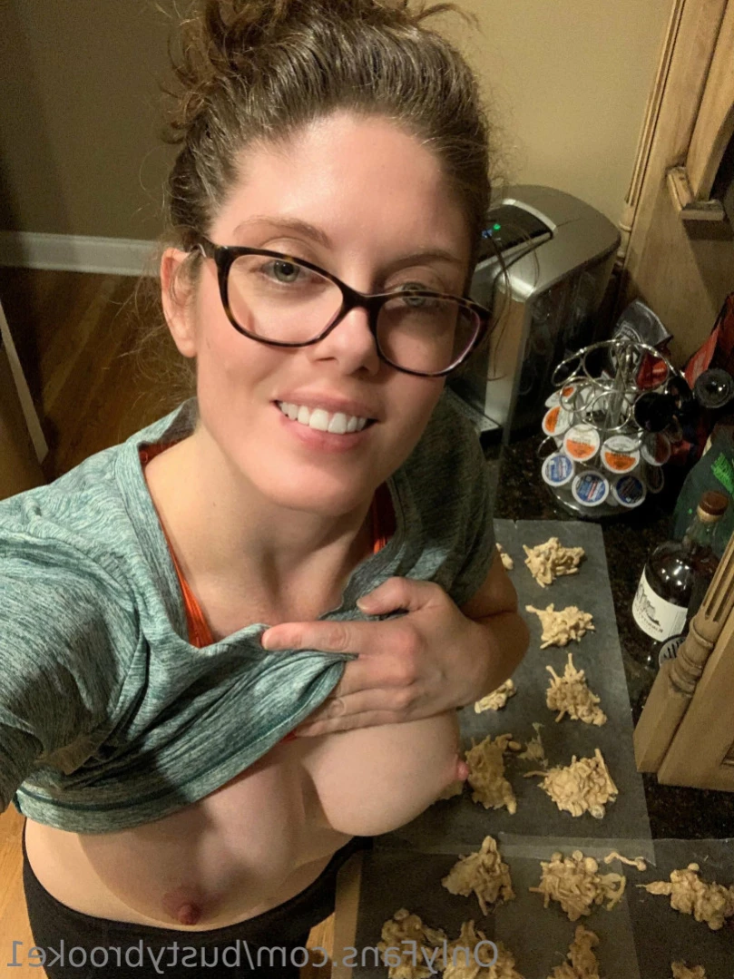Busty Brooke’s VIP [ bustybrooke1 ] Onlyfans leaked photo 12119959 on Hotleaks.tv