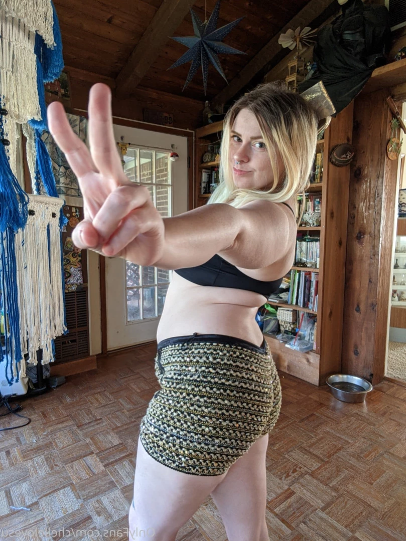 Chelle Silverstein🔞 [ chellelovesu ] Onlyfans leaked photo 11700334 on Hotleaks.tv