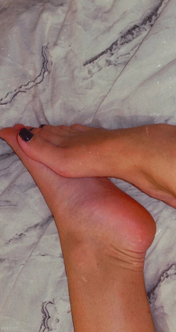 Cloe 👸🏼 🦶🏽 [ cloegrey ] Onlyfans leaked photo 11698764 on Hotleaks.tv