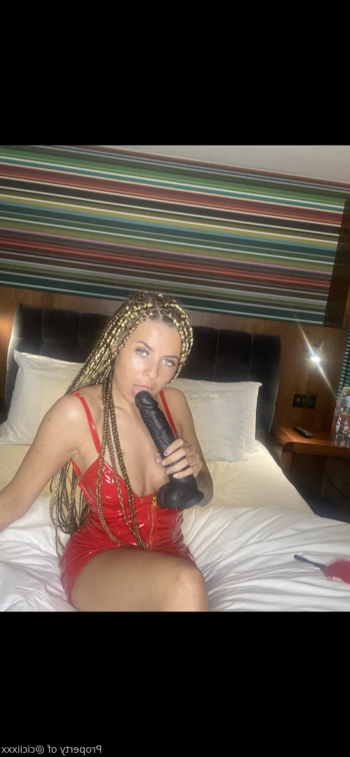 Cloe 👸🏼 🦶🏽 [ cloegrey ] Onlyfans leaked photo 12053030 on Hotleaks.tv