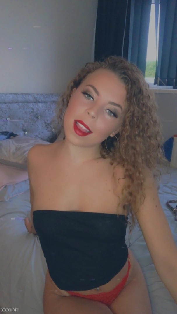 Cloe 👸🏼 🦶🏽 [ cloegrey ] Onlyfans leaked photo 12053060 on Hotleaks.tv