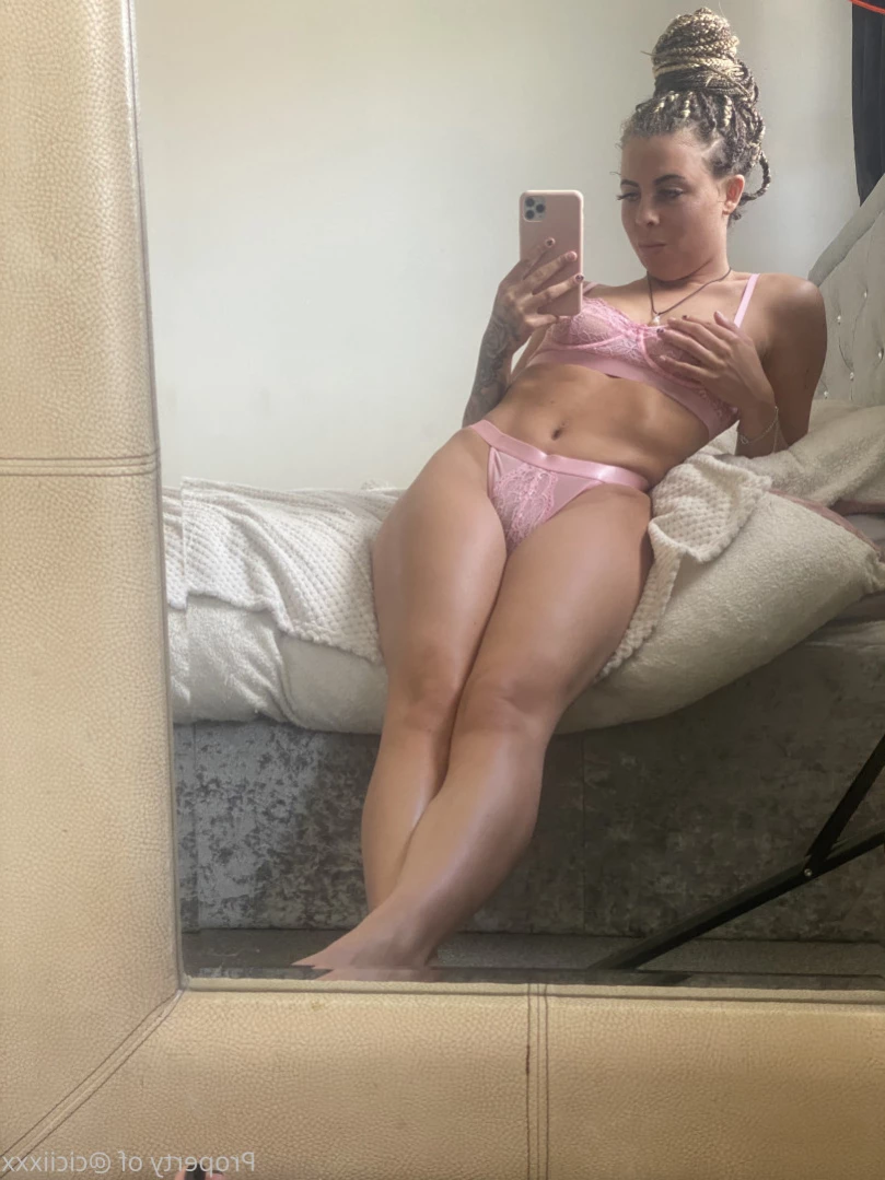 Cloe 👸🏼 🦶🏽 [ cloegrey ] Onlyfans leaked photo 12053344 on Hotleaks.tv