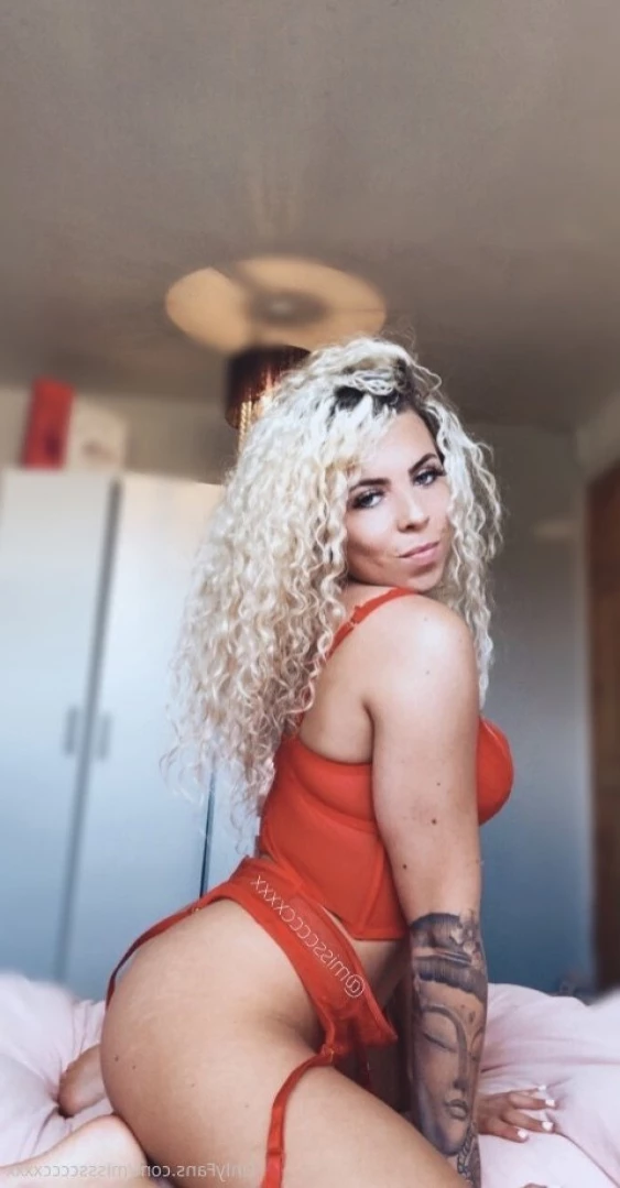 Cloe 👸🏼 🦶🏽 [ cloegrey ] Onlyfans leaked photo 12454568 on Hotleaks.tv