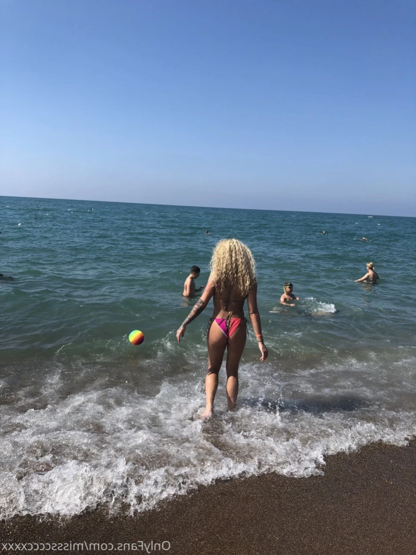 Cloe 👸🏼 🦶🏽 [ cloegrey ] Onlyfans leaked photo 14317916 on Hotleaks.tv