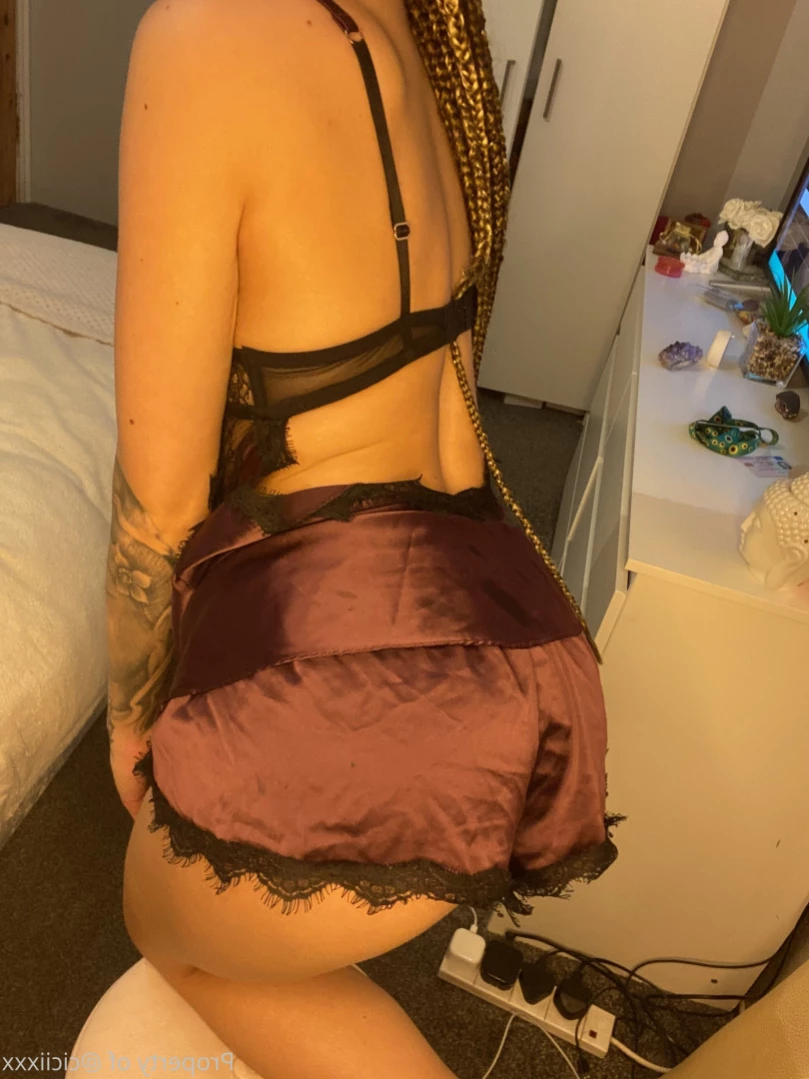 Cloe 👸🏼 🦶🏽 [ cloegrey ] Onlyfans leaked photo 15687735 on Hotleaks.tv