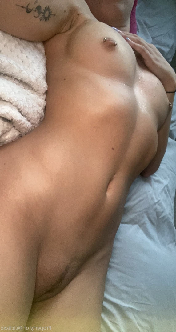 Cloe 👸🏼 🦶🏽 [ cloegrey ] Onlyfans leaked photo 15755594 on Hotleaks.tv
