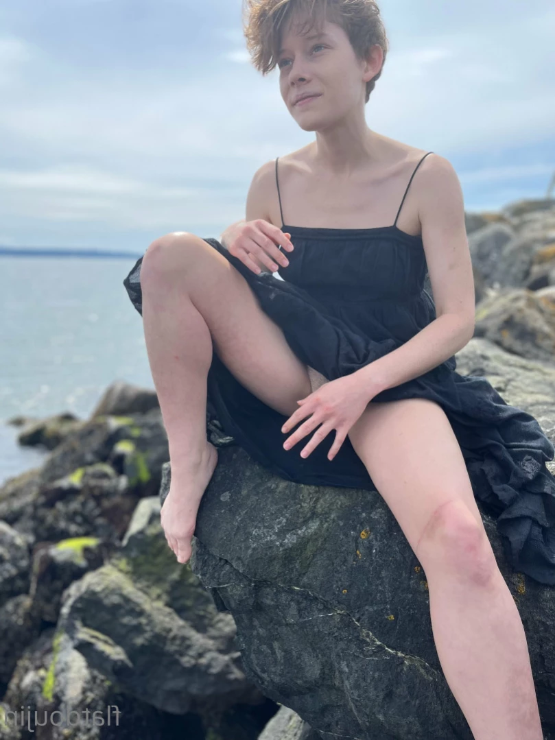 this is a comfy zone [ comfy_fans ] Onlyfans leaked photo 11841414 on Hotleaks.tv