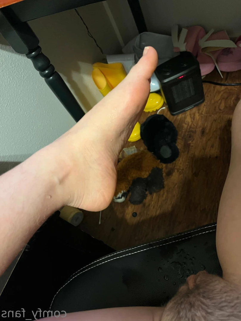 this is a comfy zone [ comfy_fans ] Onlyfans leaked photo 12005280 on Hotleaks.tv