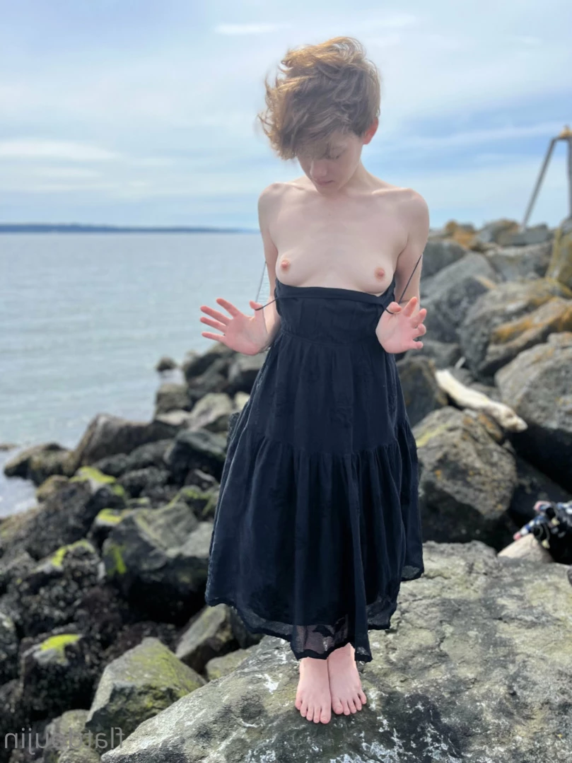 this is a comfy zone [ comfy_fans ] Onlyfans leaked photo 12005710 on Hotleaks.tv