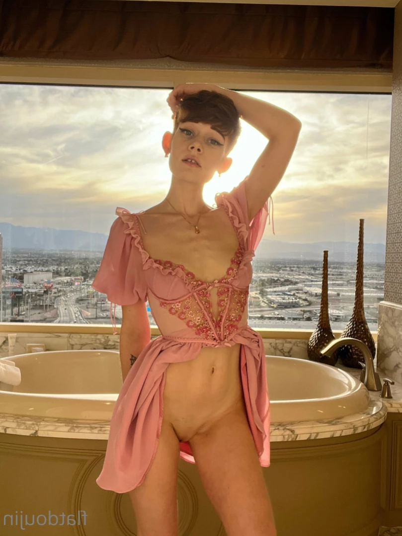 this is a comfy zone [ comfy_fans ] Onlyfans leaked photo 12035687 on Hotleaks.tv