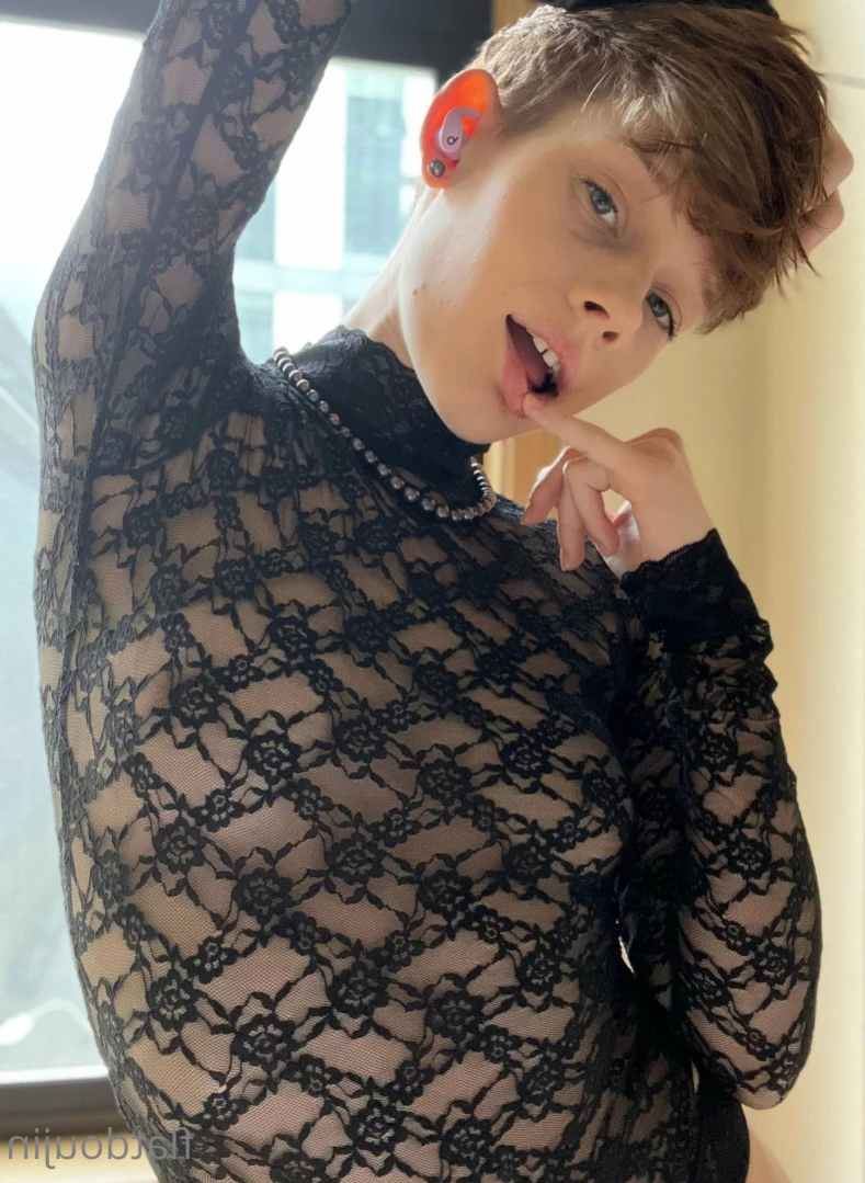 this is a comfy zone [ comfy_fans ] Onlyfans leaked photo 13922366 on Hotleaks.tv