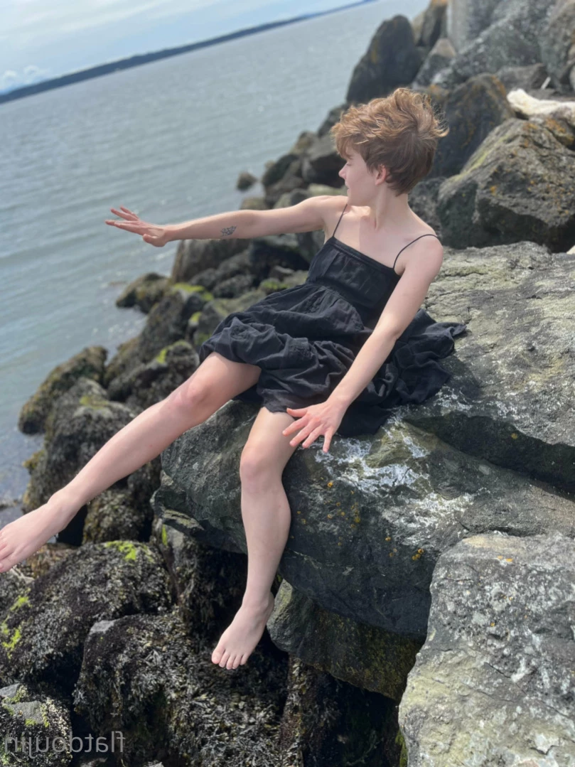 this is a comfy zone [ comfy_fans ] Onlyfans leaked photo 16031476 on Hotleaks.tv