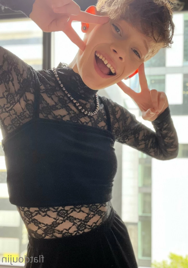 this is a comfy zone [ comfy_fans ] Onlyfans leaked photo 16301038 on Hotleaks.tv