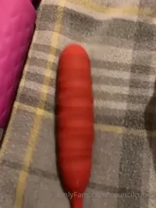 15709359