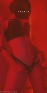 877090