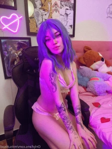 877097