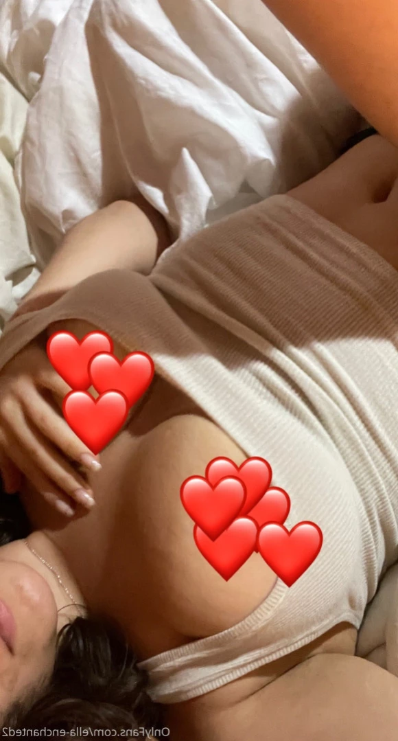 El [ ella-enchanted2 ] Onlyfans leaked photo 12254545 on Hotleaks.tv