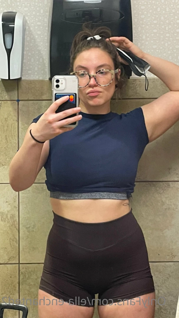 El [ ella-enchanted2 ] Onlyfans leaked photo 12254555 on Hotleaks.tv