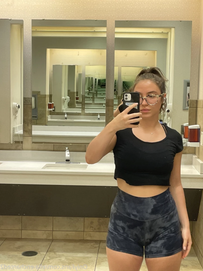 El [ ella-enchanted2 ] Onlyfans leaked photo 12254742 on Hotleaks.tv