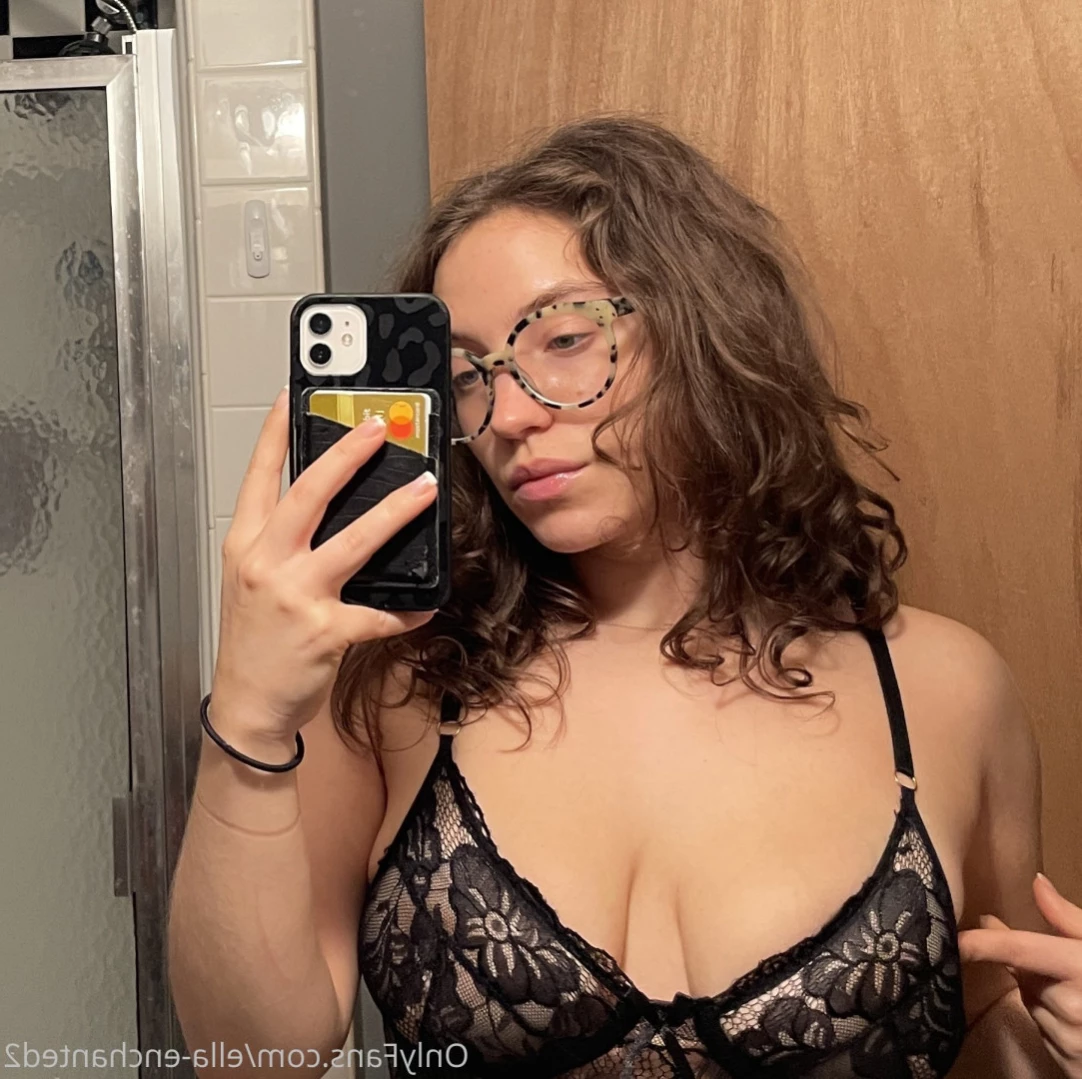 El [ ella-enchanted2 ] Onlyfans leaked photo 12271530 on Hotleaks.tv