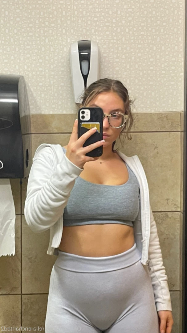El [ ella-enchanted2 ] Onlyfans leaked photo 13201558 on Hotleaks.tv