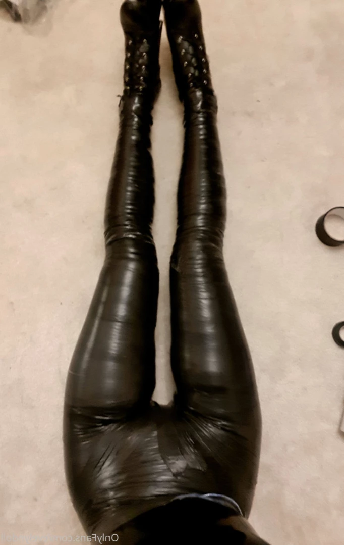 Evelyn Rubberdoll [ evelyndoll ] Onlyfans leaked photo 11645352 on Hotleaks.tv