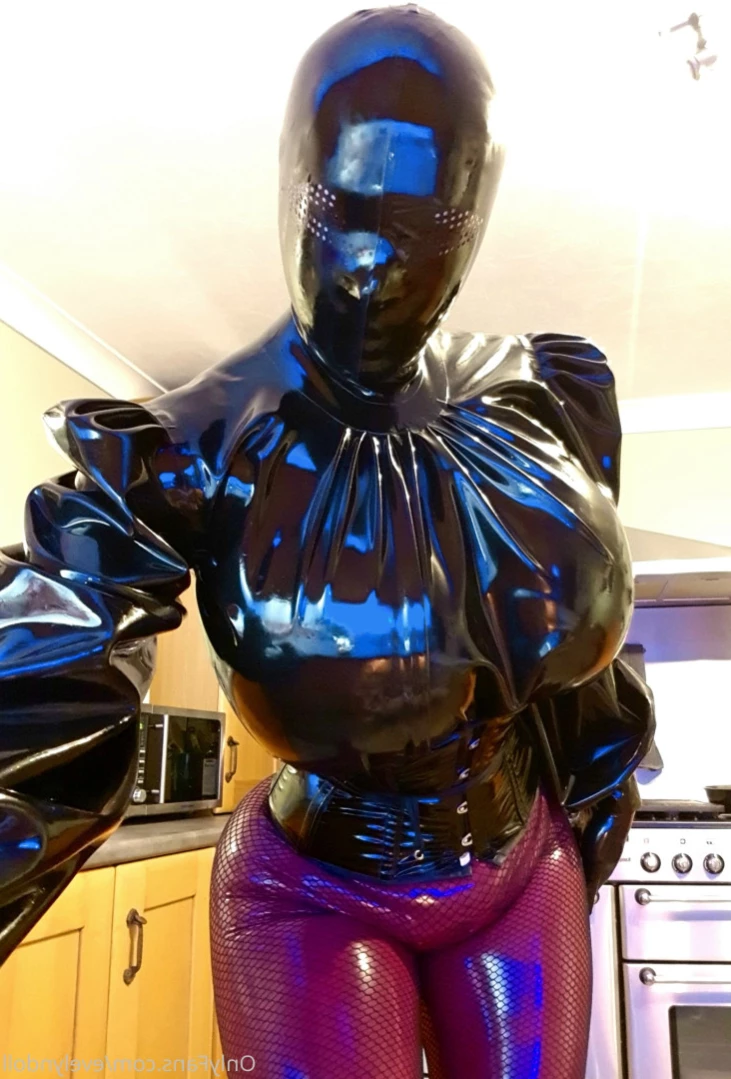 Evelyn Rubberdoll [ evelyndoll ] Onlyfans leaked photo 12220301 on Hotleaks.tv