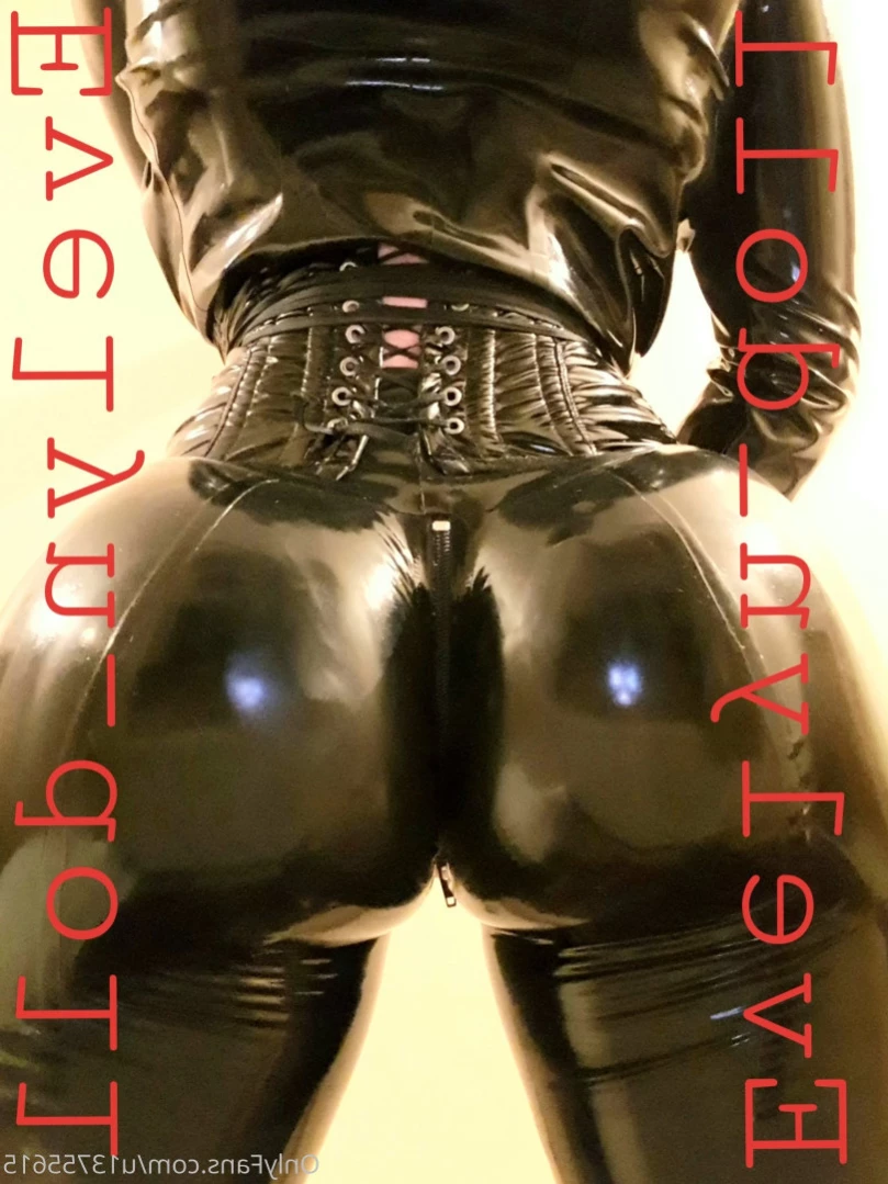 Evelyn Rubberdoll [ evelyndoll ] Onlyfans leaked photo 12222166 on Hotleaks.tv