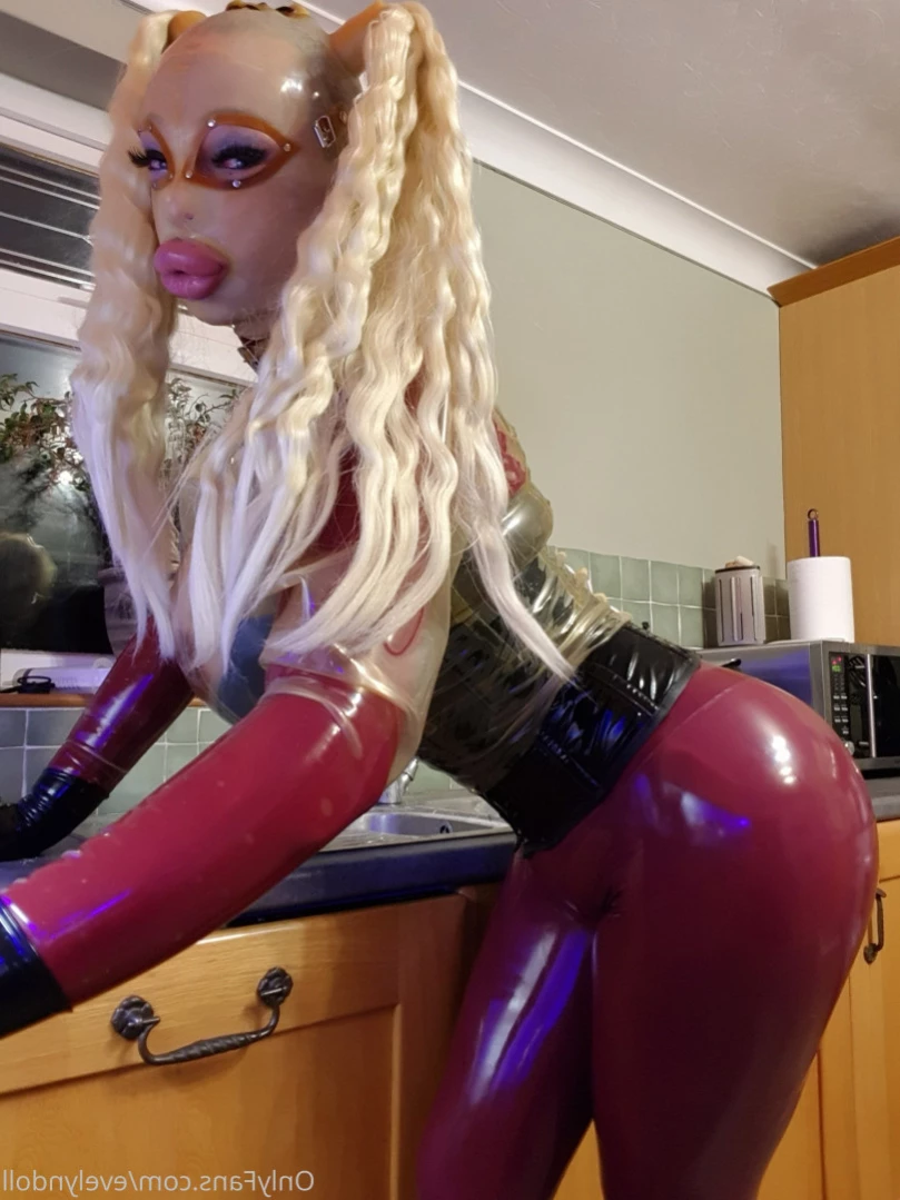 Evelyn Rubberdoll [ evelyndoll ] Onlyfans leaked photo 12222443 on Hotleaks.tv