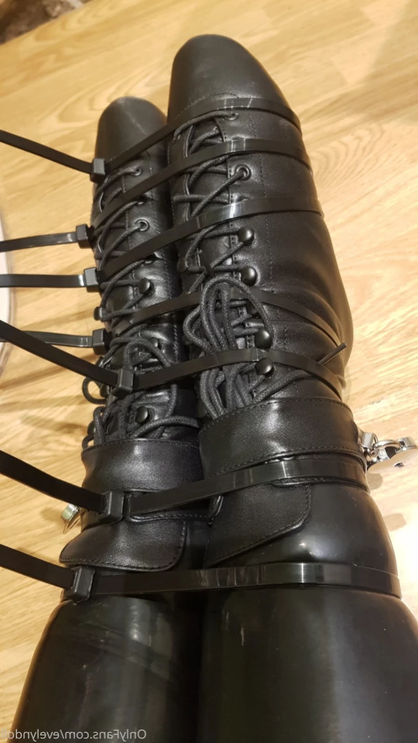 Evelyn Rubberdoll [ evelyndoll ] Onlyfans leaked photo 12742192 on Hotleaks.tv
