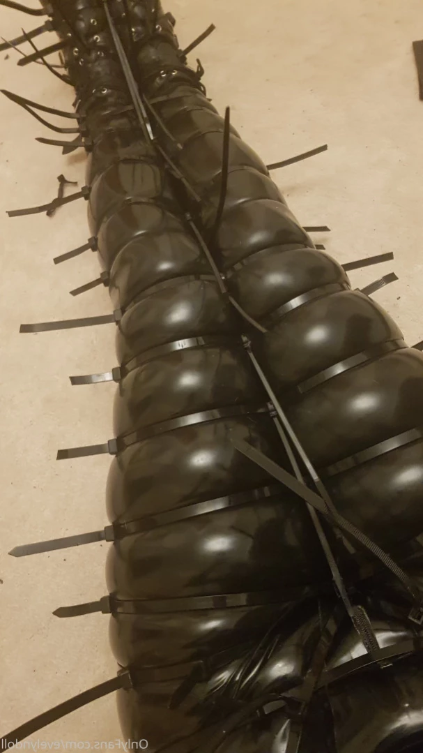 Evelyn Rubberdoll [ evelyndoll ] Onlyfans leaked photo 14101243 on Hotleaks.tv