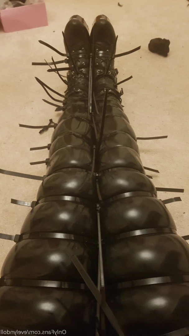 Evelyn Rubberdoll [ evelyndoll ] Onlyfans leaked photo 14367155 on Hotleaks.tv